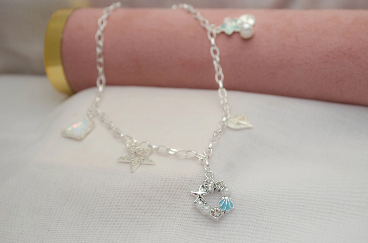 ABC0009 Cadena Tiffany con dijes 45cm