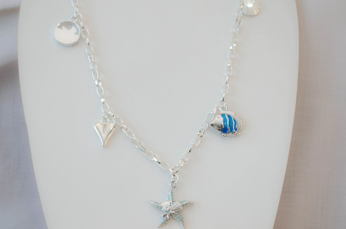 ABC0011 Cadena Tiffany con dijes 45cm 