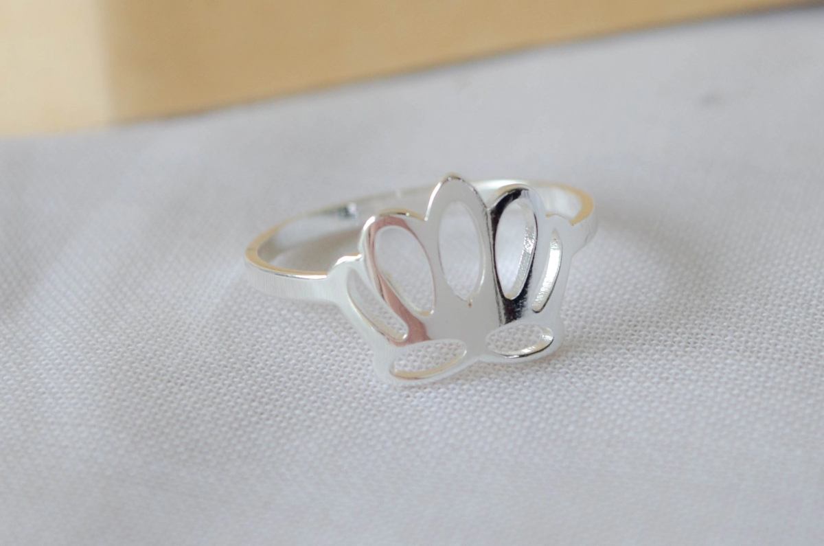 ABAN0037 Anillo corona