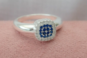L-AN0197 Anillo CUADRADO micropave AZUL