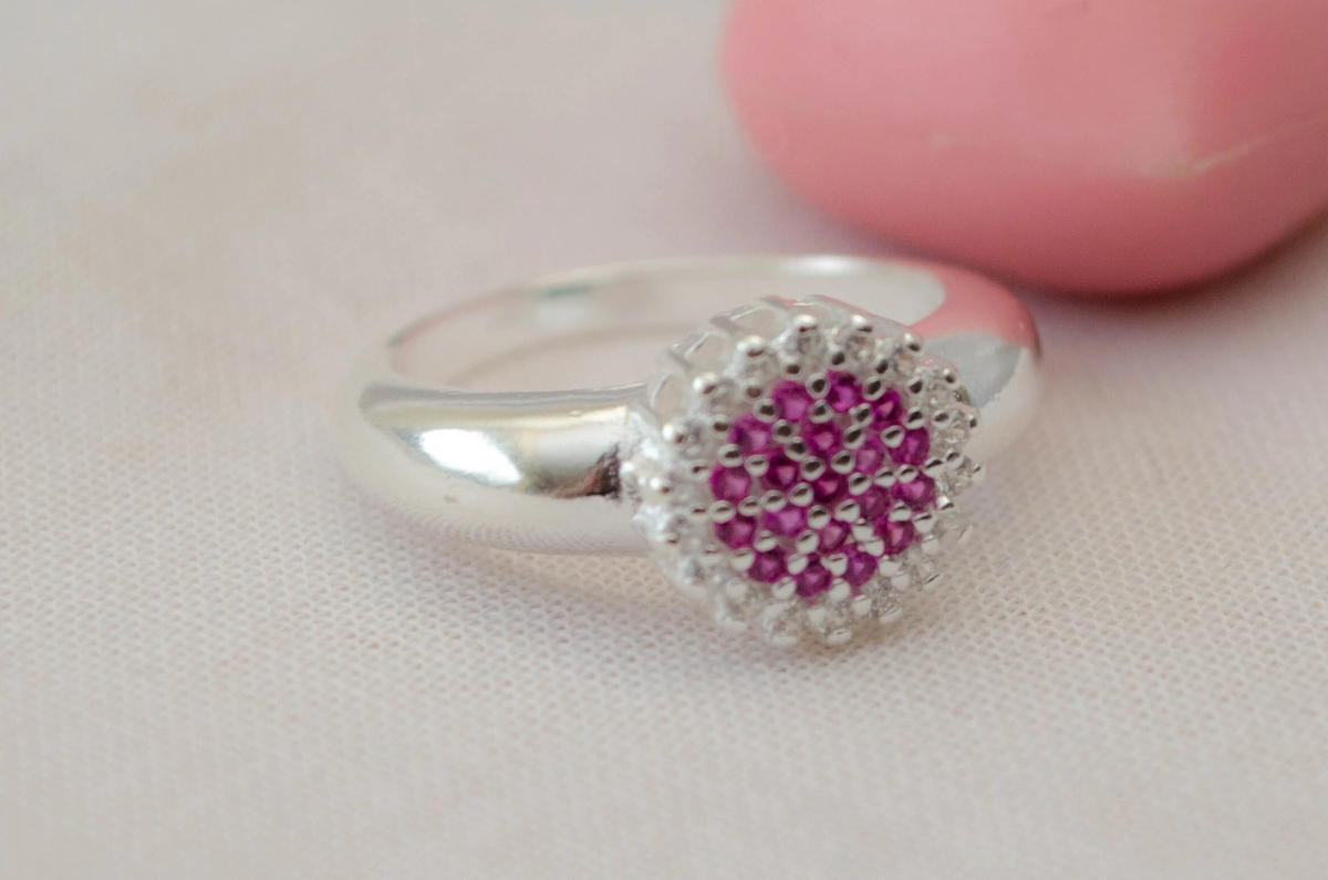 L-AN0198 Anillo CIRCULO micropave fucsia 