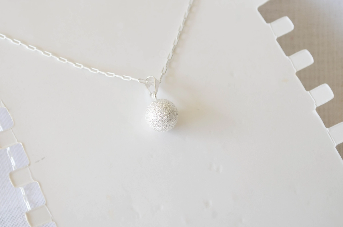 L-CA0395 Cadena 40 cm con bola arenada brillante