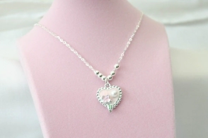 ABC0029 Cadeba 45 cm+ corazon rosa con perla