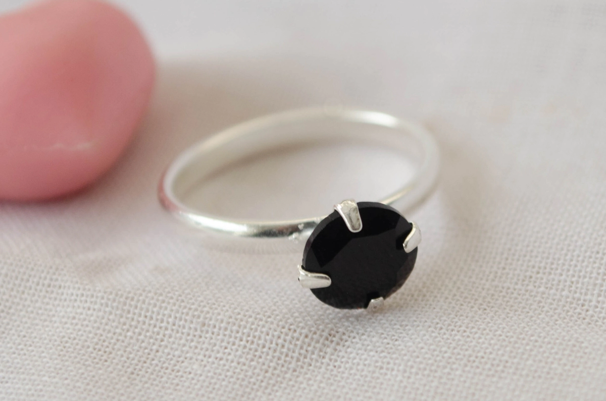 L-AN0203 Anillo cubic NEGRO