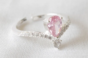 L-AN0209 Anillo cubic rosa gota