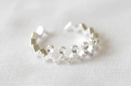 L-AN0210 Anillo cubic zig zag gotas