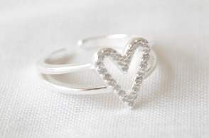 L-AN0212 Anillo micropave corazon