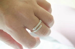 L-AN0213 Anillo micropave simil serpiente