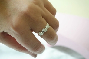 L-AN0214 Anillo micropave diagonales