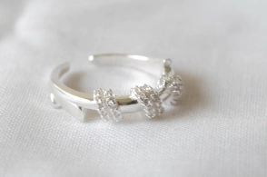 L-AN0214 Anillo micropave diagonales