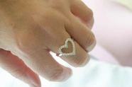 L-AN0216 Anillo corazon grande micropave