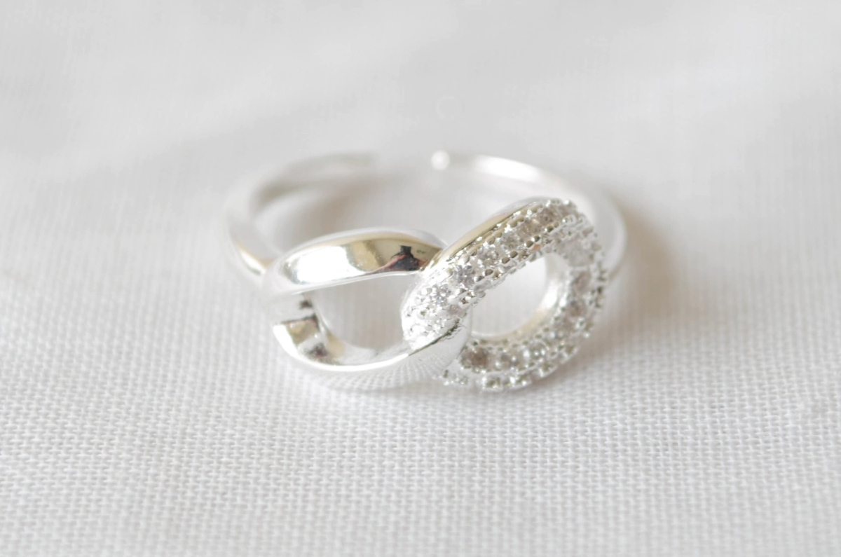 L-AN0217 Anillo eslabones micropave