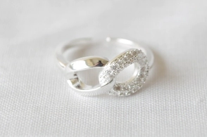 L-AN0217 Anillo eslabones micropave
