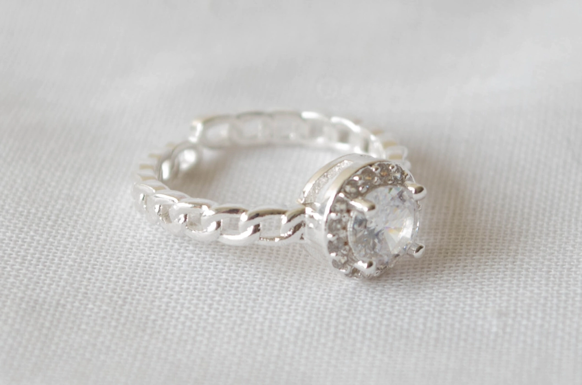 L-AN0223 Anillo tipo solitario