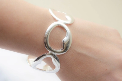 ABP0051 Pulsera esclava ancha circulos