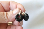 L-AR1218 Aros argolla con dona piedra natural NEGRO
