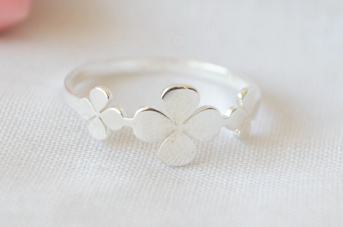 ABAN0117 Anillo flor chica