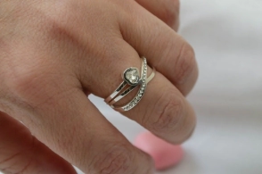 ABAN0103 Anillo triple con cubic