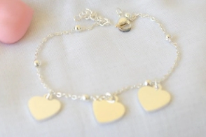 ABP0087 Pulsera corazones planos colgantes