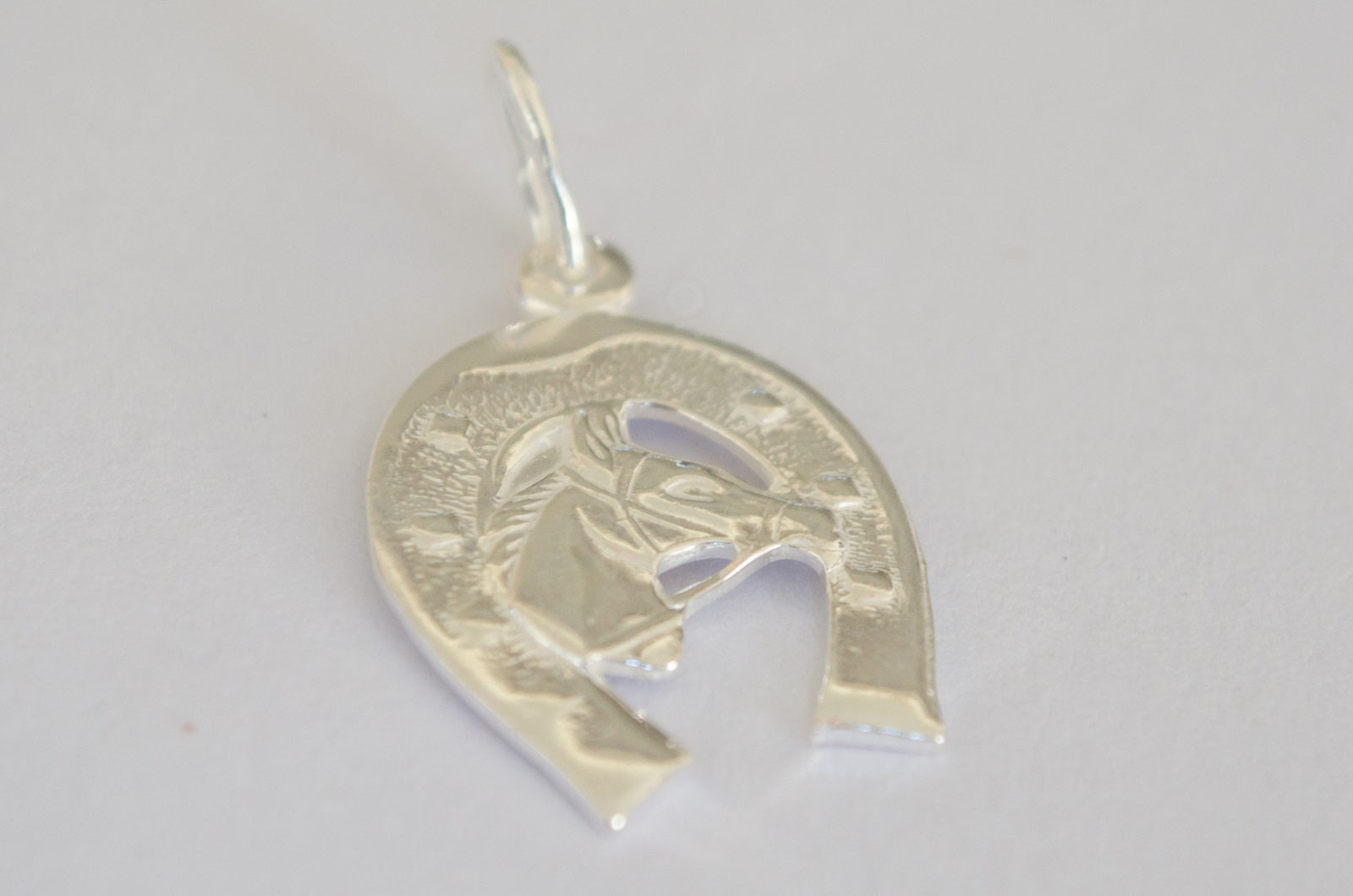 DI514 Dije herradura caballo - 1.5x3cm