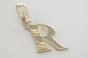 Dije inicial R líneas con dublé - 