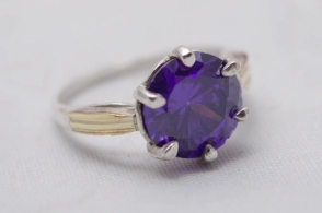 ANI037 Anillo cubic redondo lila con dublé - 