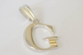 Dije inicial G líneas con dublé - 