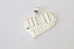 DI136 Dije corazón líneas con micropavé - 