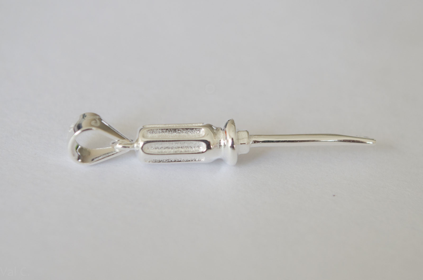 DI146 Dije destornillador - 3.3cm largo