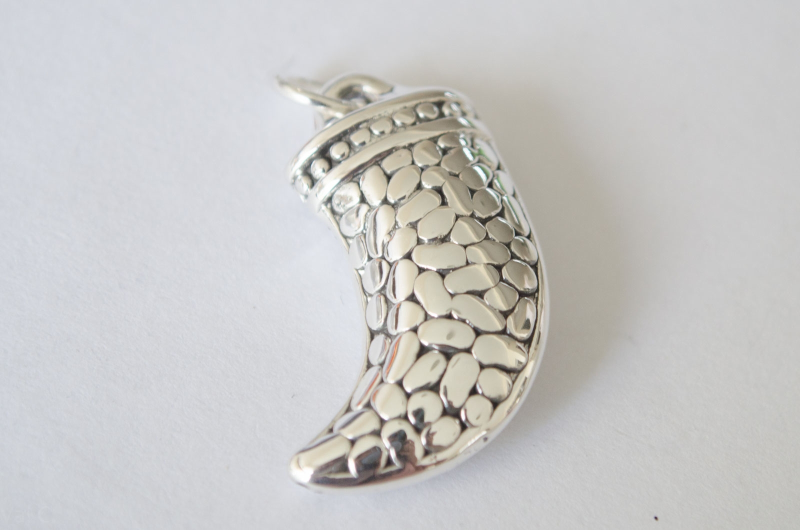 DI138 Dije inflado cuerno - 1.5x4cm