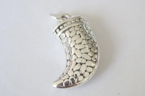 DI138 Dije inflado cuerno - 1.5x4cm