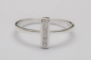 ANI688 Anillo cubic rectángulo horizontal