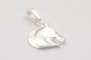 DI576 Dije cabeza caballo 1.5x2cm