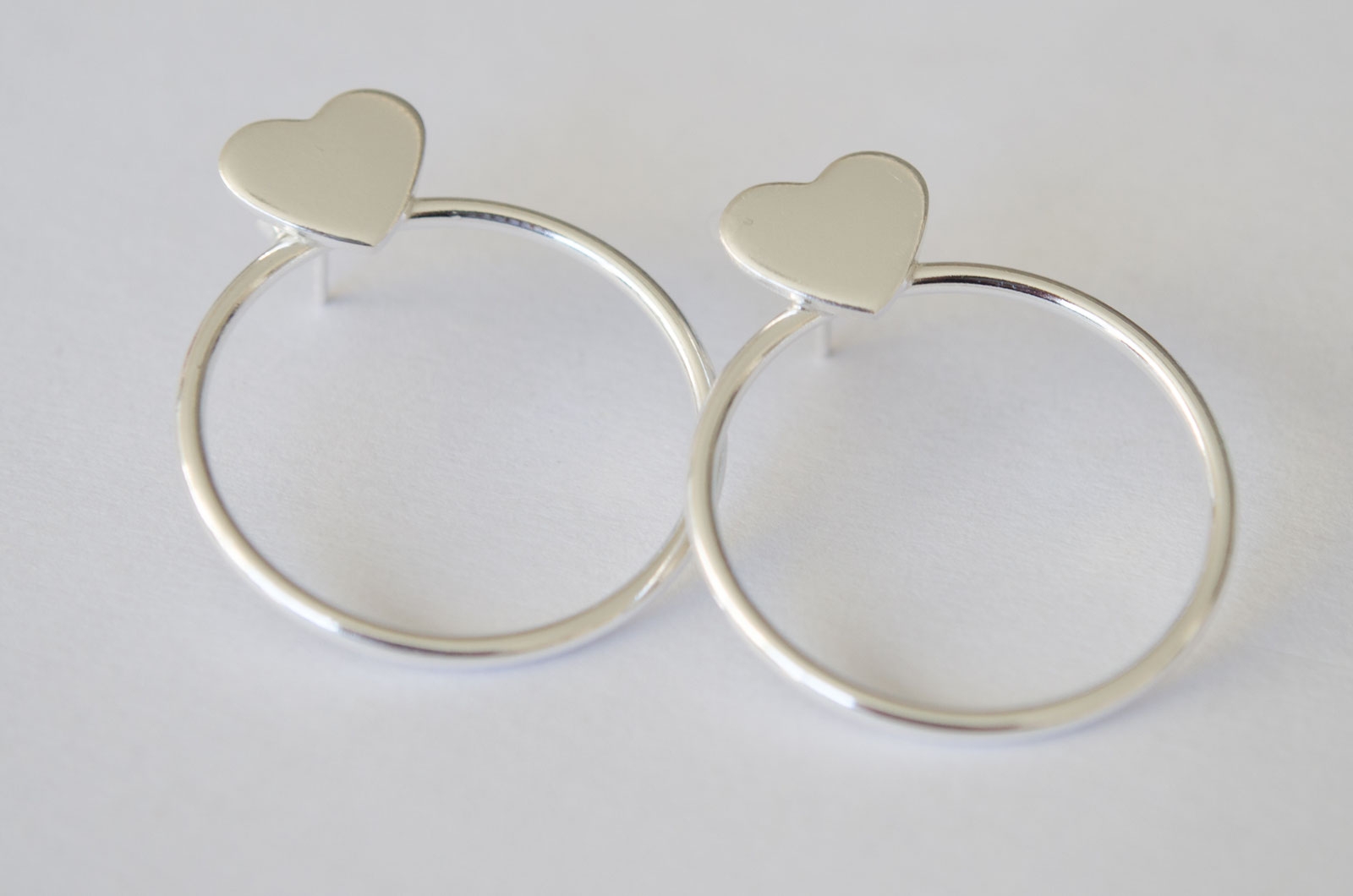 AR171 Aros argolla con corazn pasantes - 