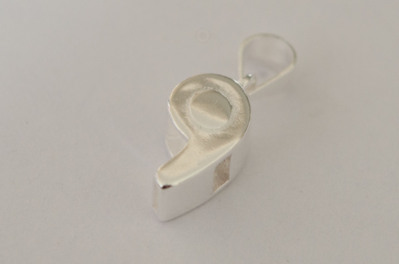 DI042 Dije silbato - 1.8cm